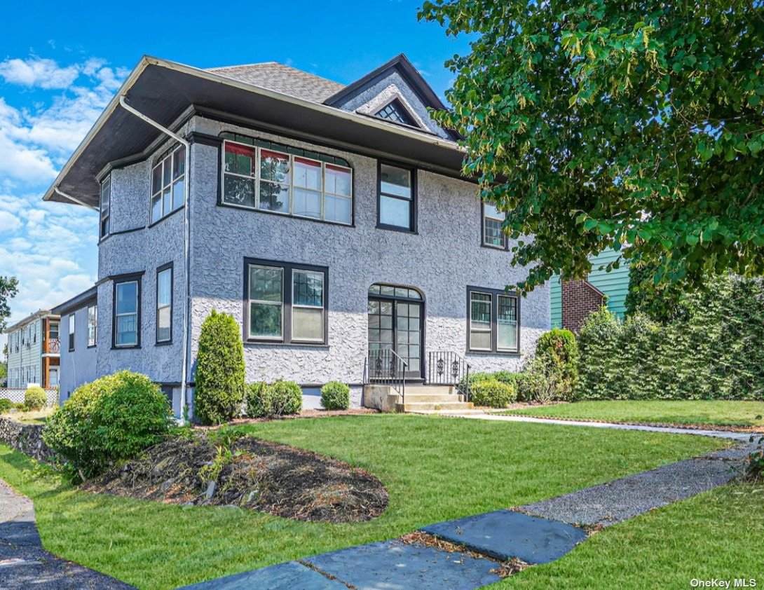 27 Tibbits Avenue - Photo 1