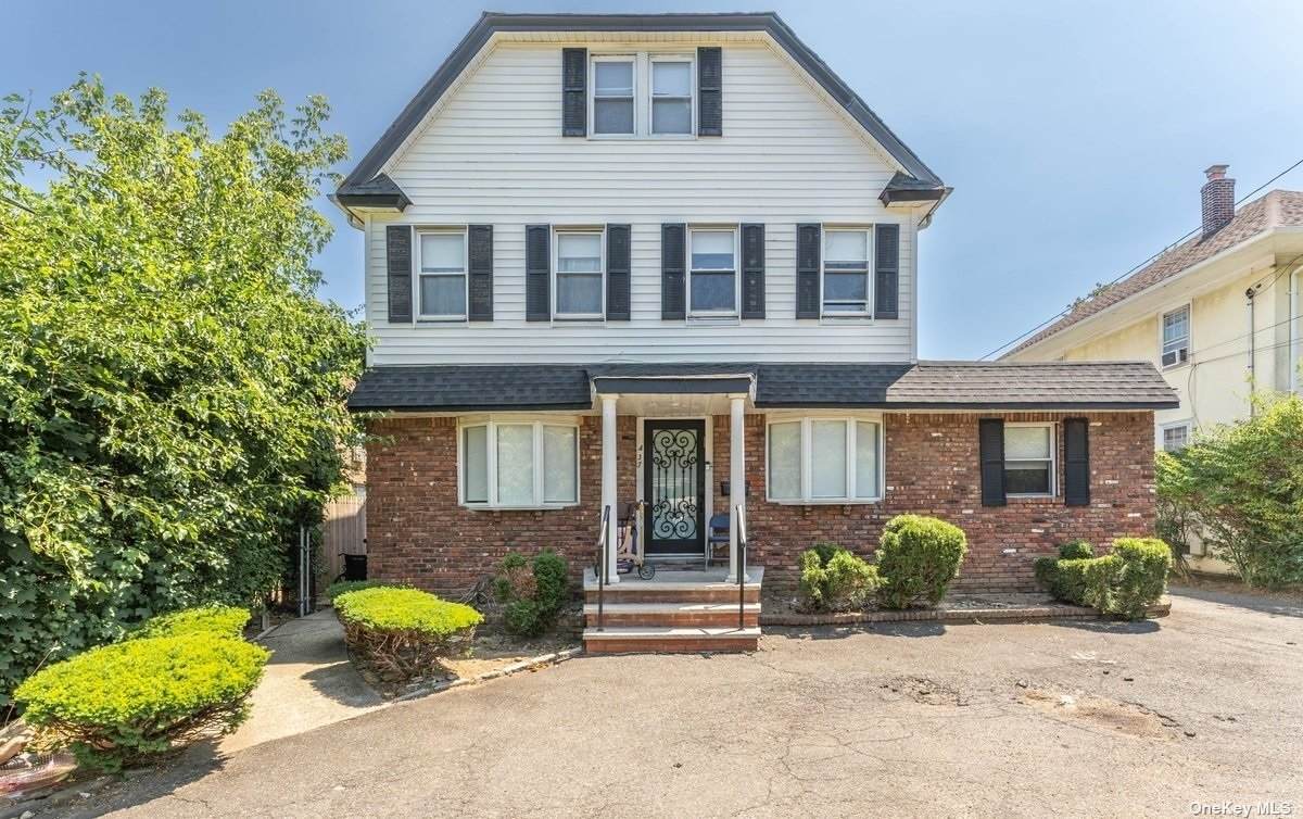 437 Summit Avenue - Photo 1