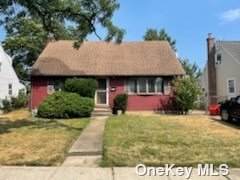 31 Demille Avenue - Photo 1