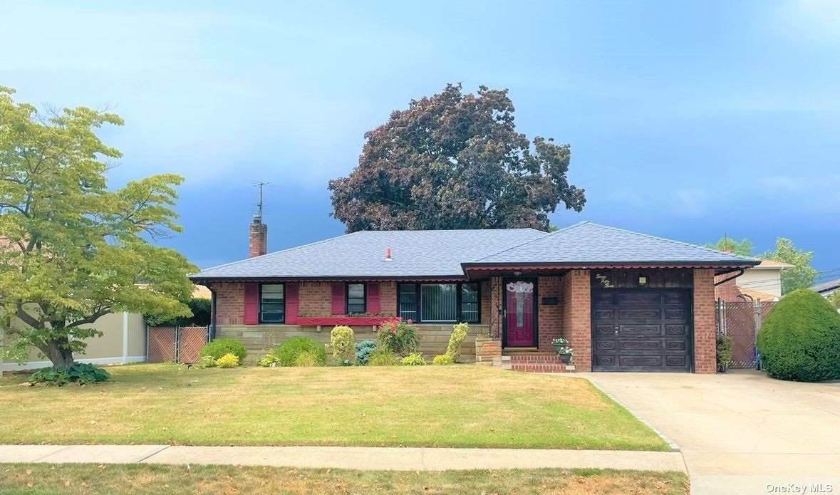 753 South Drive - Photo 1