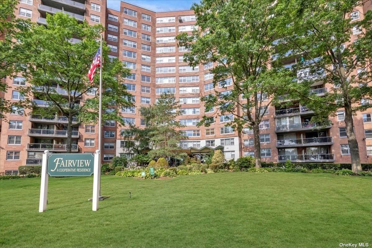 61-20 Grand Central Parkway - Photo 1