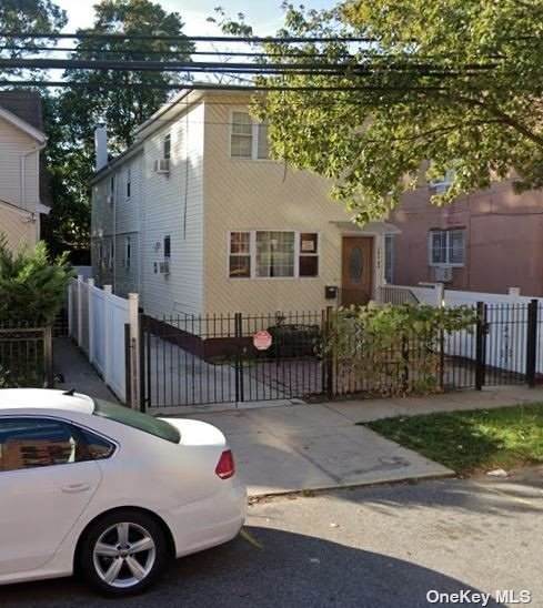 191-04 Woodhull Avenue - Photo 1