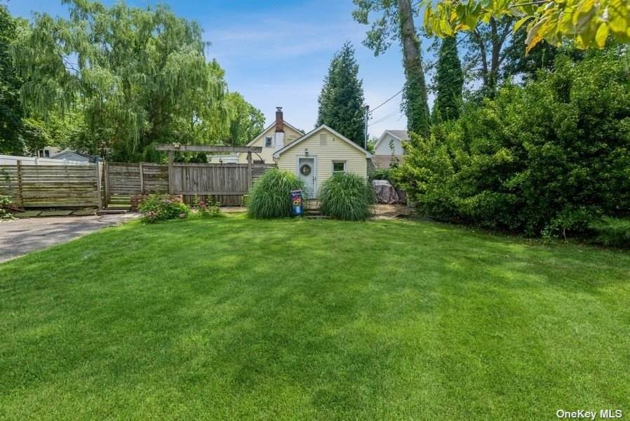 16 Caroline Avenue - Photo 1