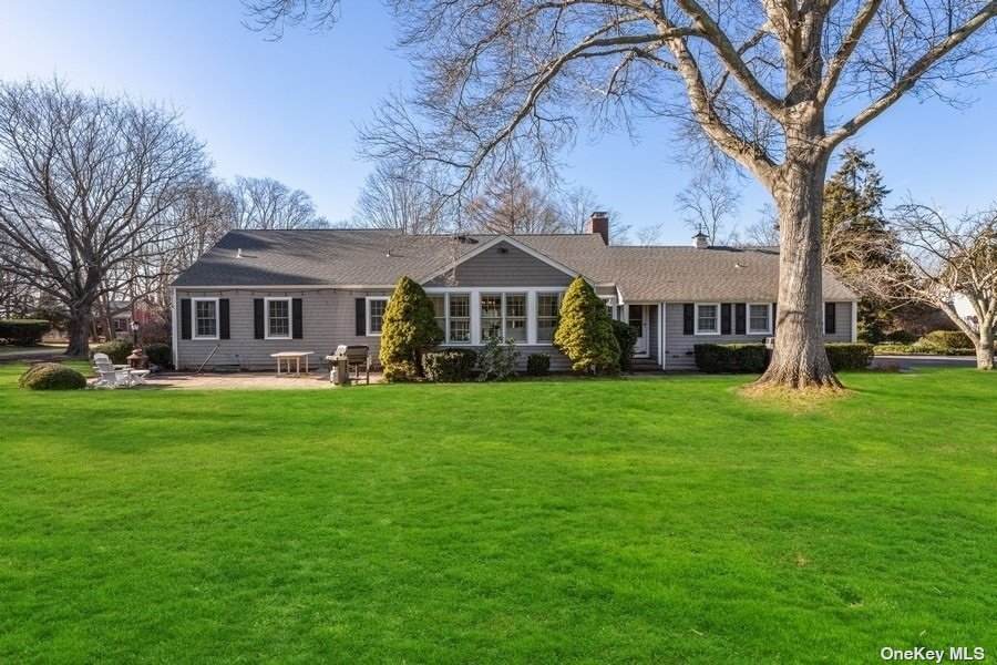 985 Creek Avenue - Photo 1