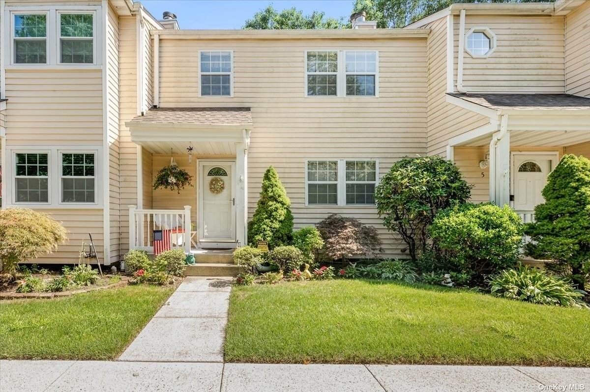 6 Huntington Commons - Photo 1