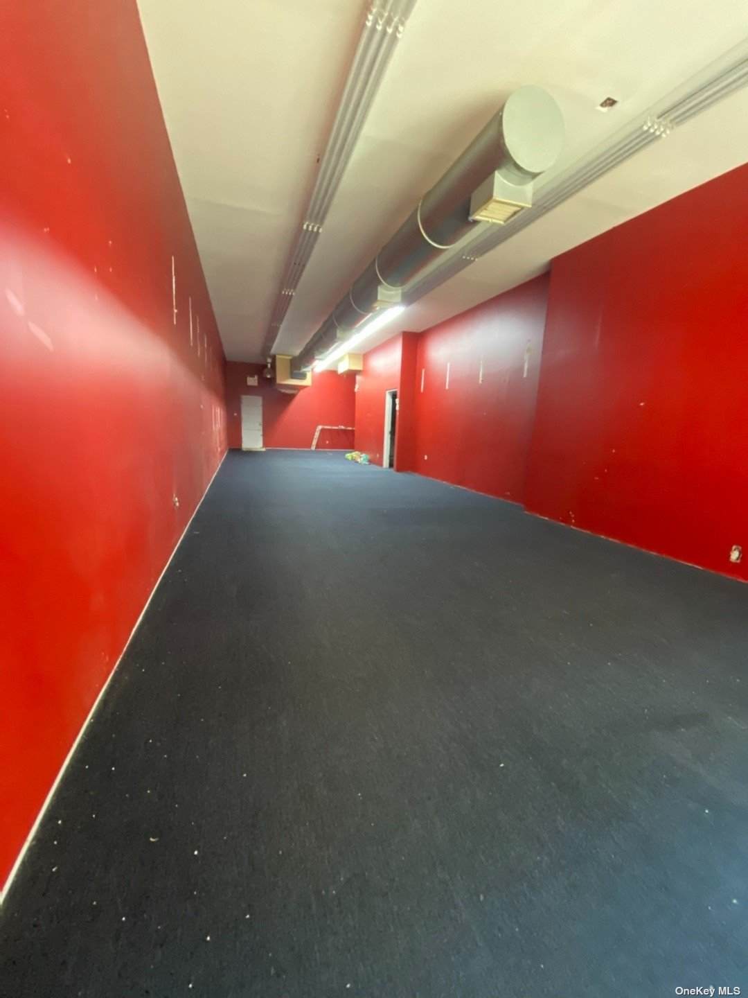 95-15 Roosevelt Avenue - Photo 1