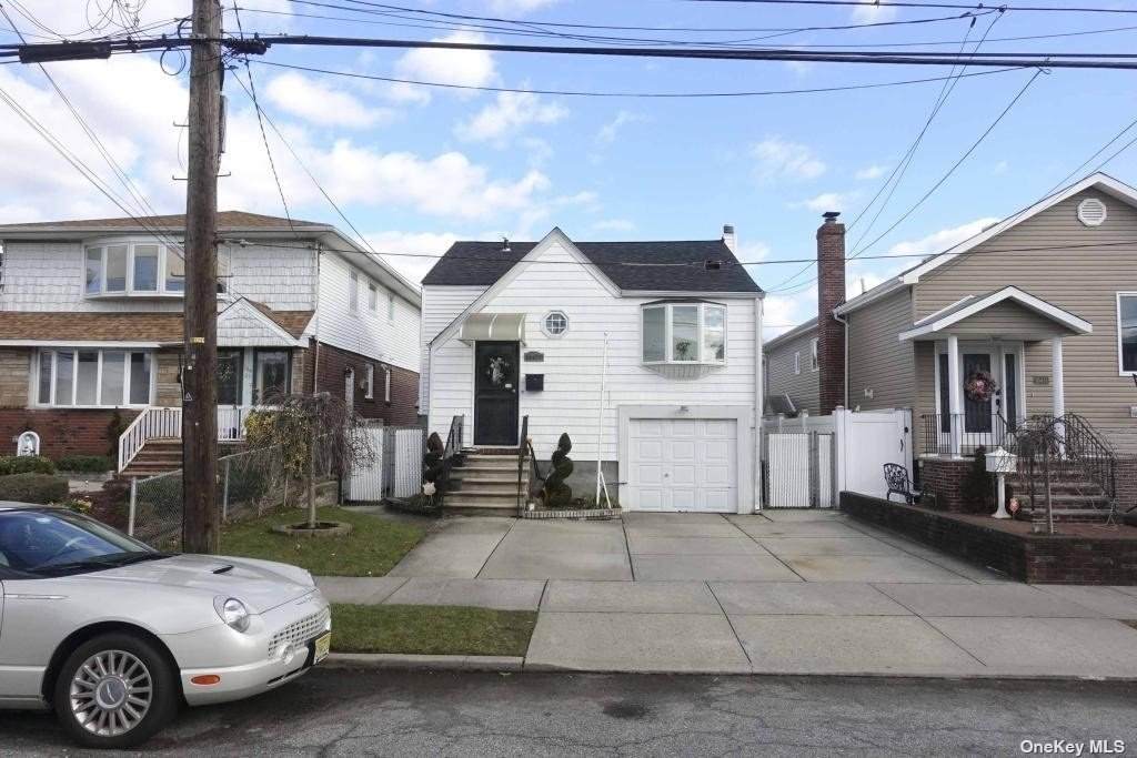 164-27 96th Street - Photo 1