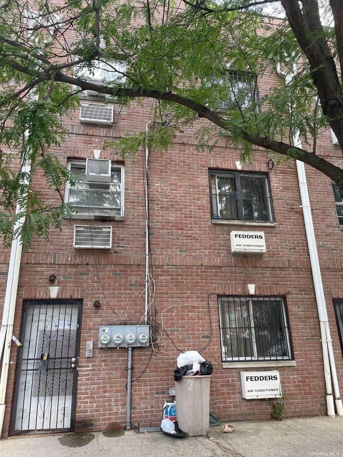 582 New Jersey Avenue - Photo 1