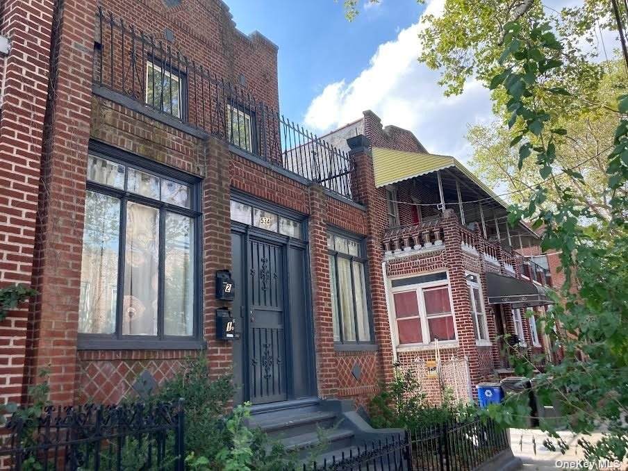 534 Bradford Street - Photo 1