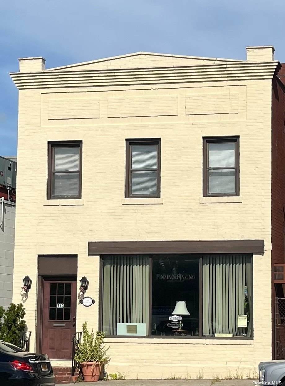 160 Plandome Road - Photo 1