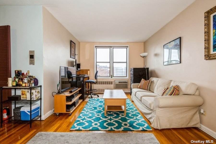 141-05 Pershing Crescent - Photo 1