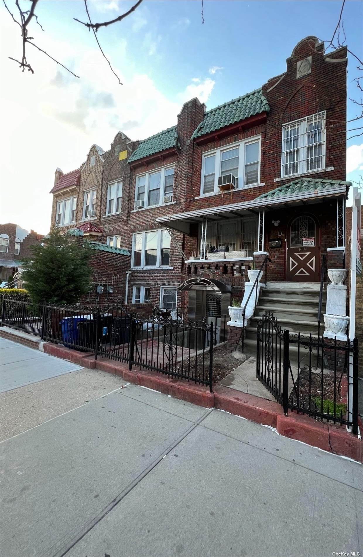 205 Avenue P - Photo 1