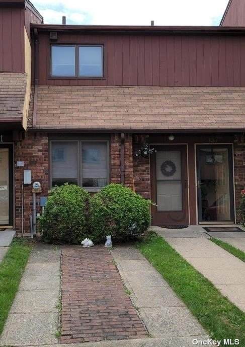 139 Gateway Drive - Photo 1