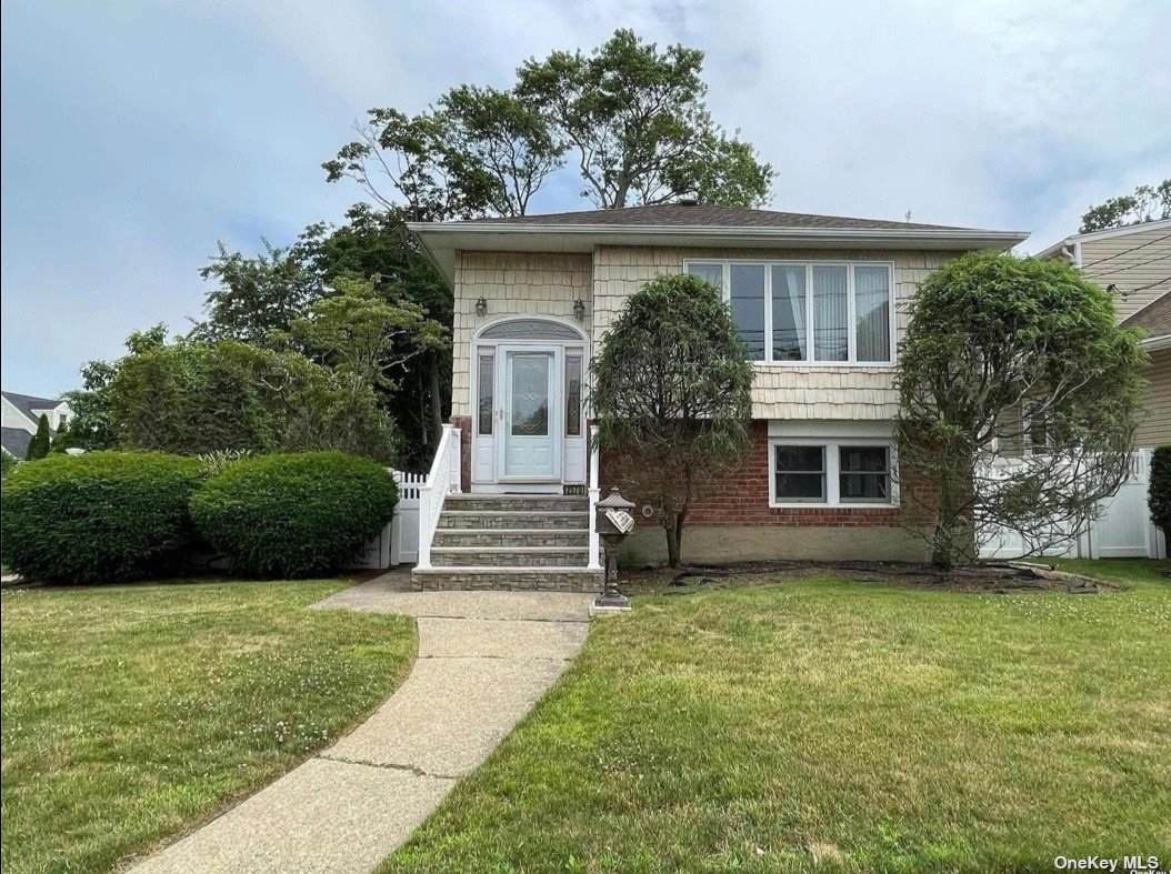 2570 Nassau Street - Photo 1