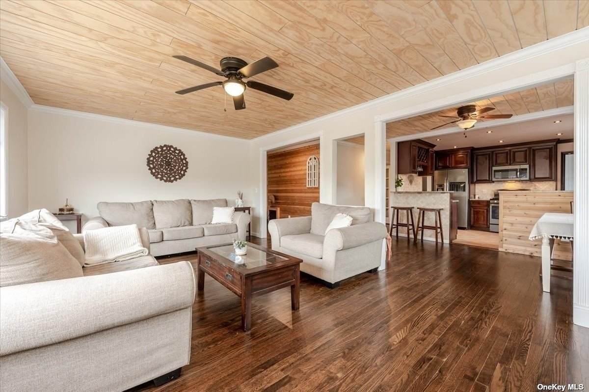 455 Park Avenue - Photo 1