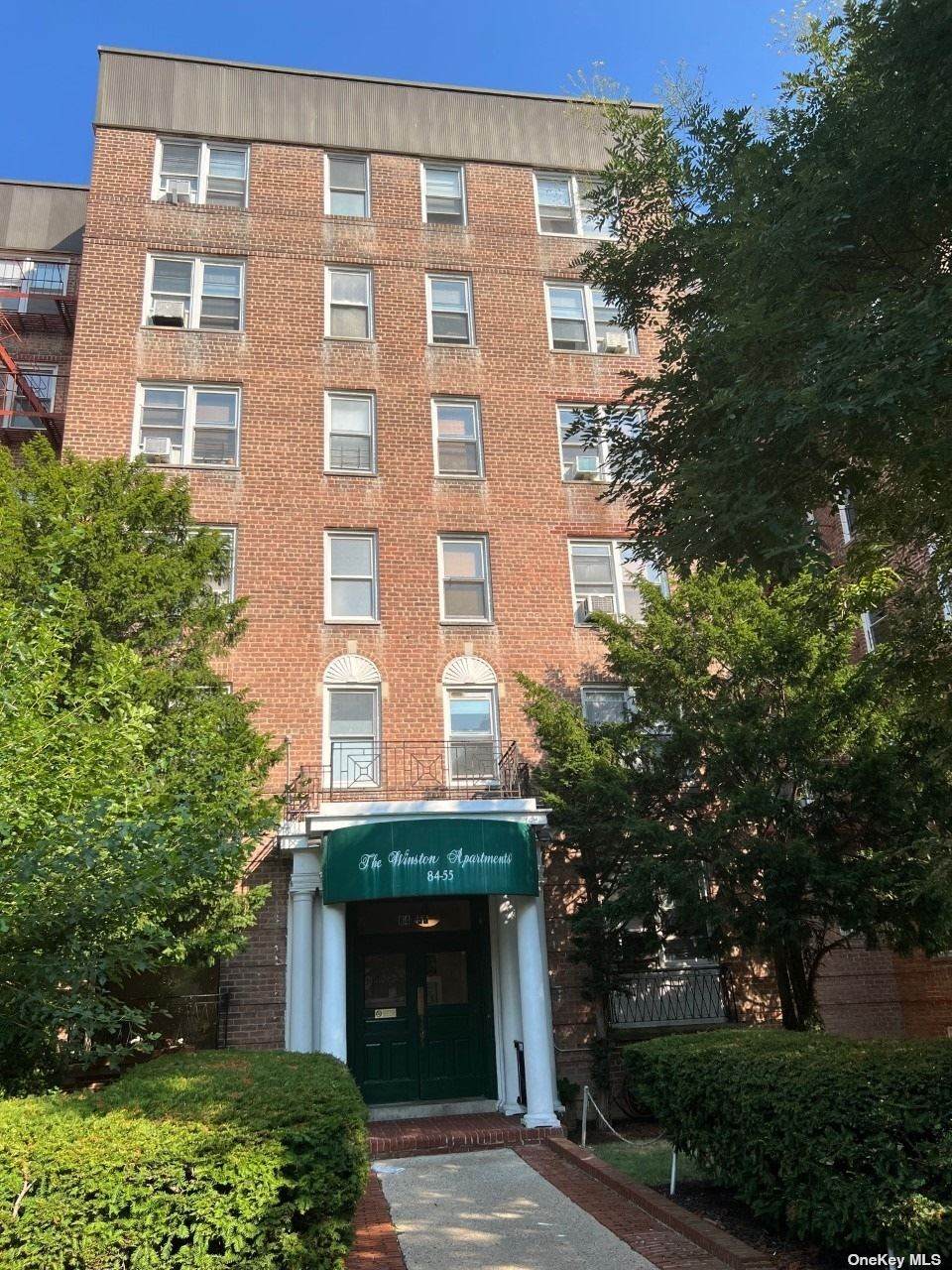 84-55 Daniels Street - Photo 1
