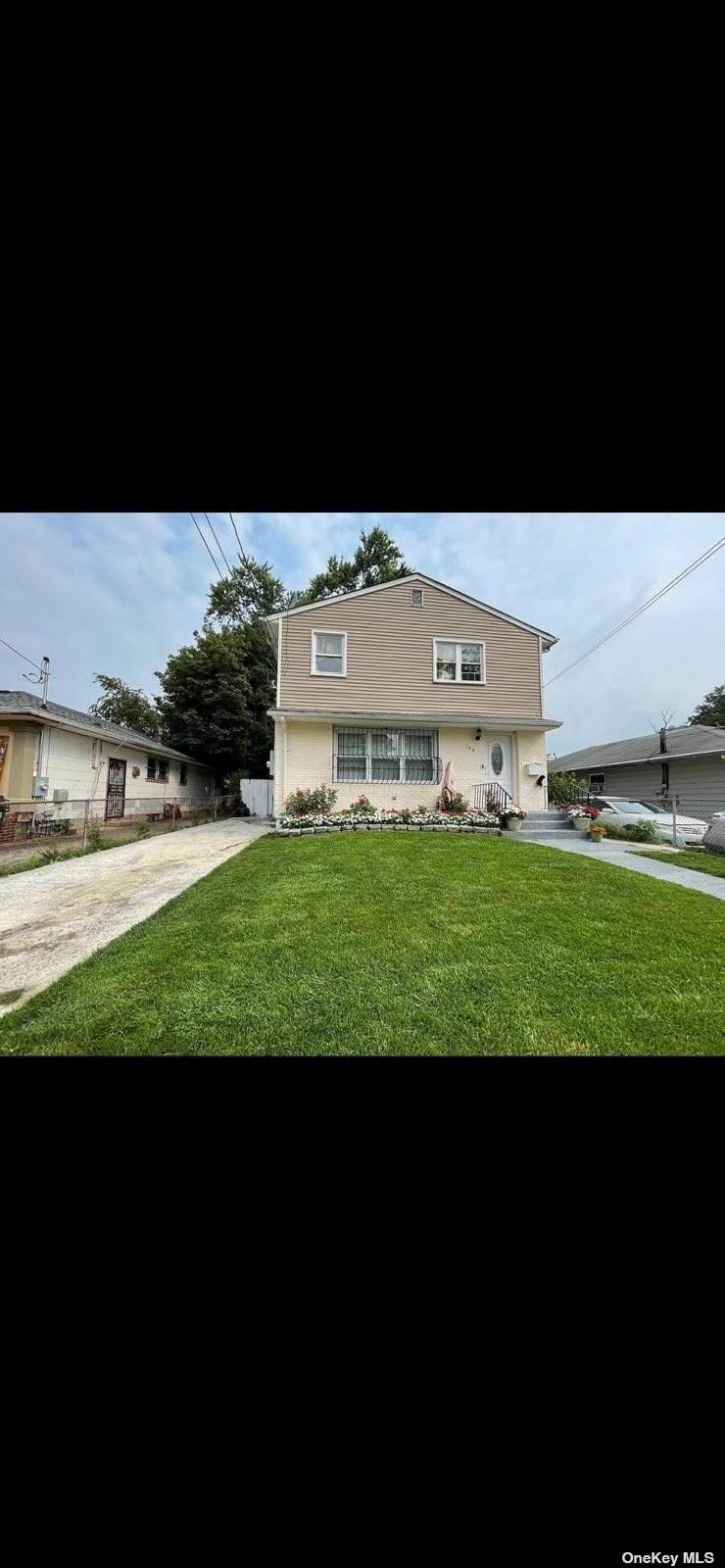 145 Princeton - Photo 1