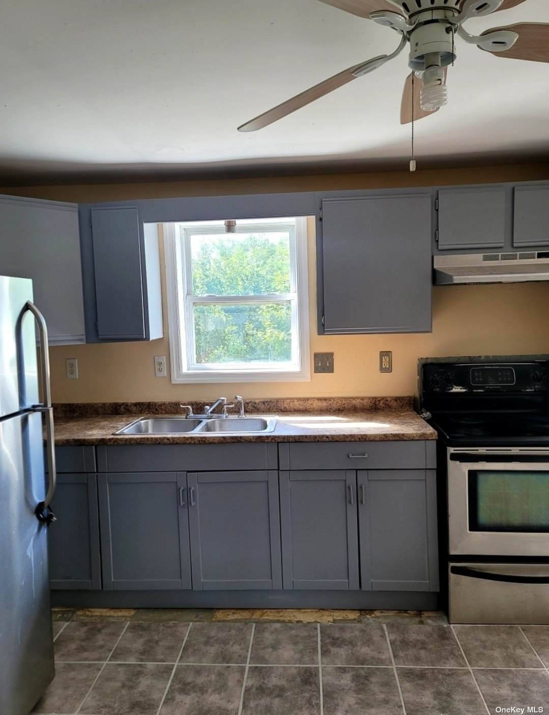 806 Bayview Avenue - Photo 1