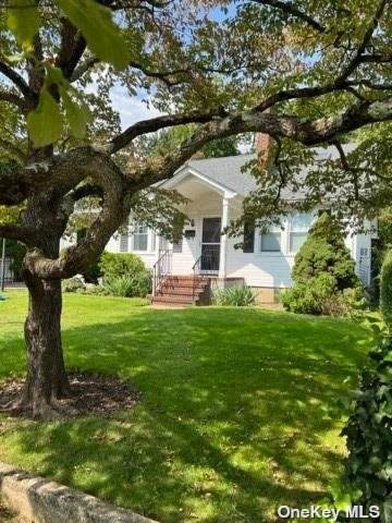 35 Lindbergh Street - Photo 1