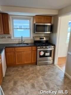 118 Maple Boulevard - Photo 1