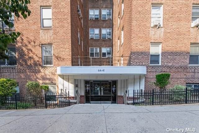 64-41 Saunders Street - Photo 1
