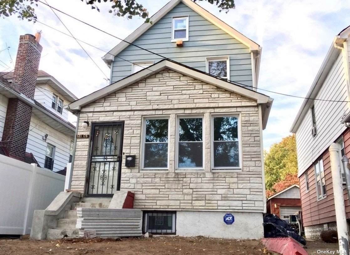 121-05 Linden Boulevard - Photo 1