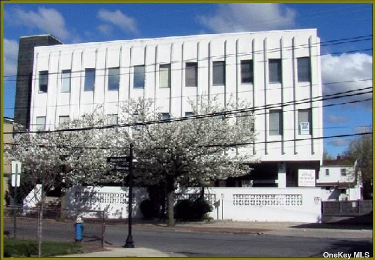 211 Broadway - Photo 1