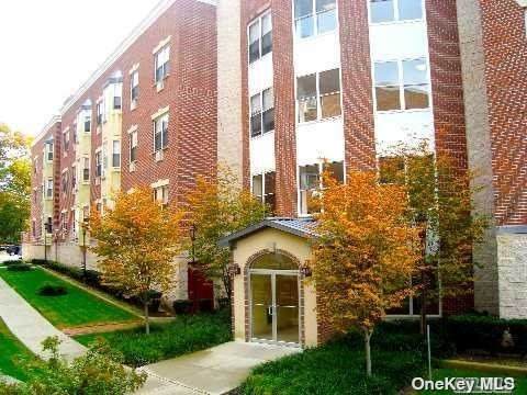 38 Knightsbridge Road - Photo 1