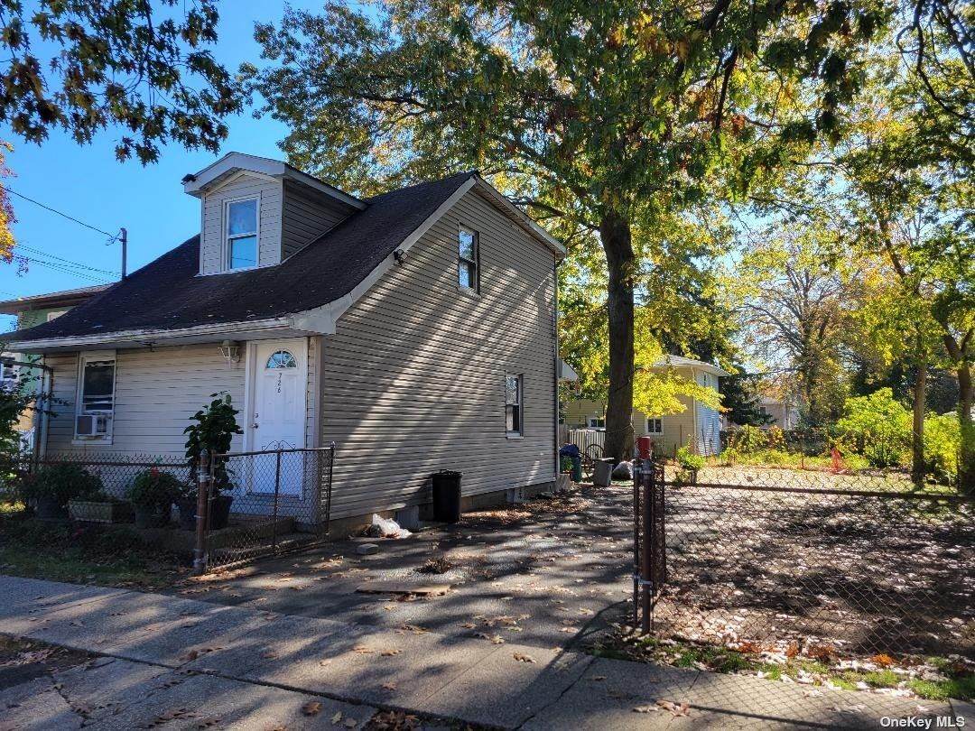 726 Roman Avenue - Photo 1