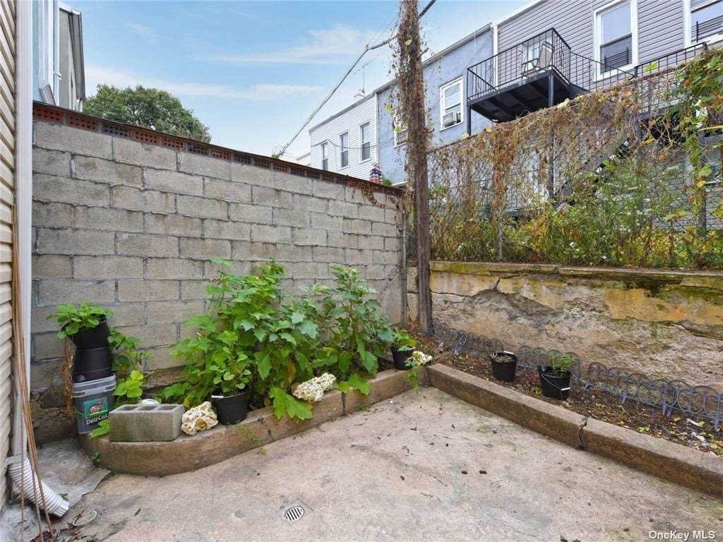 2132 Hughes Avenue - Photo 1