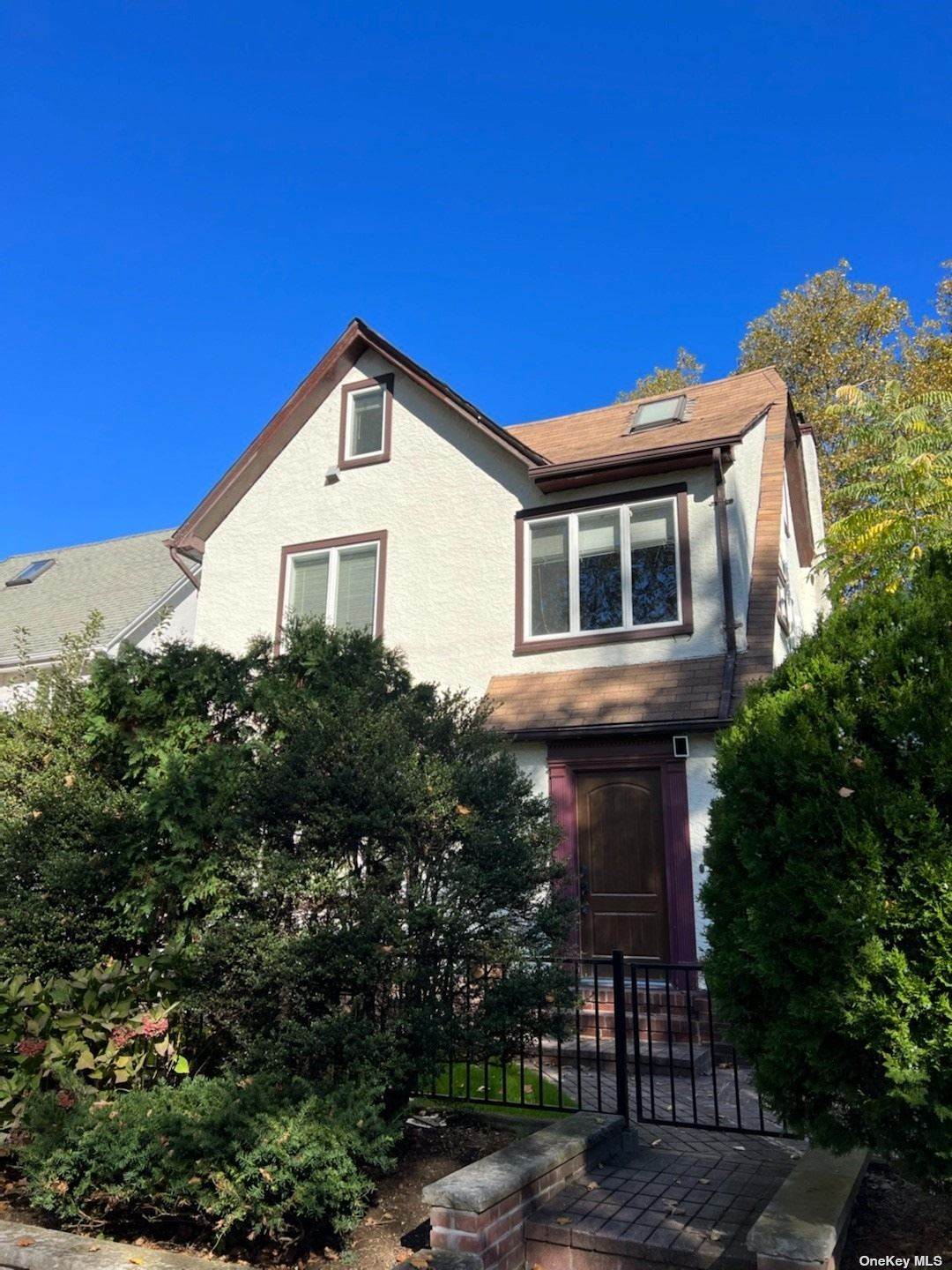 72-31 Juno Street - Photo 1