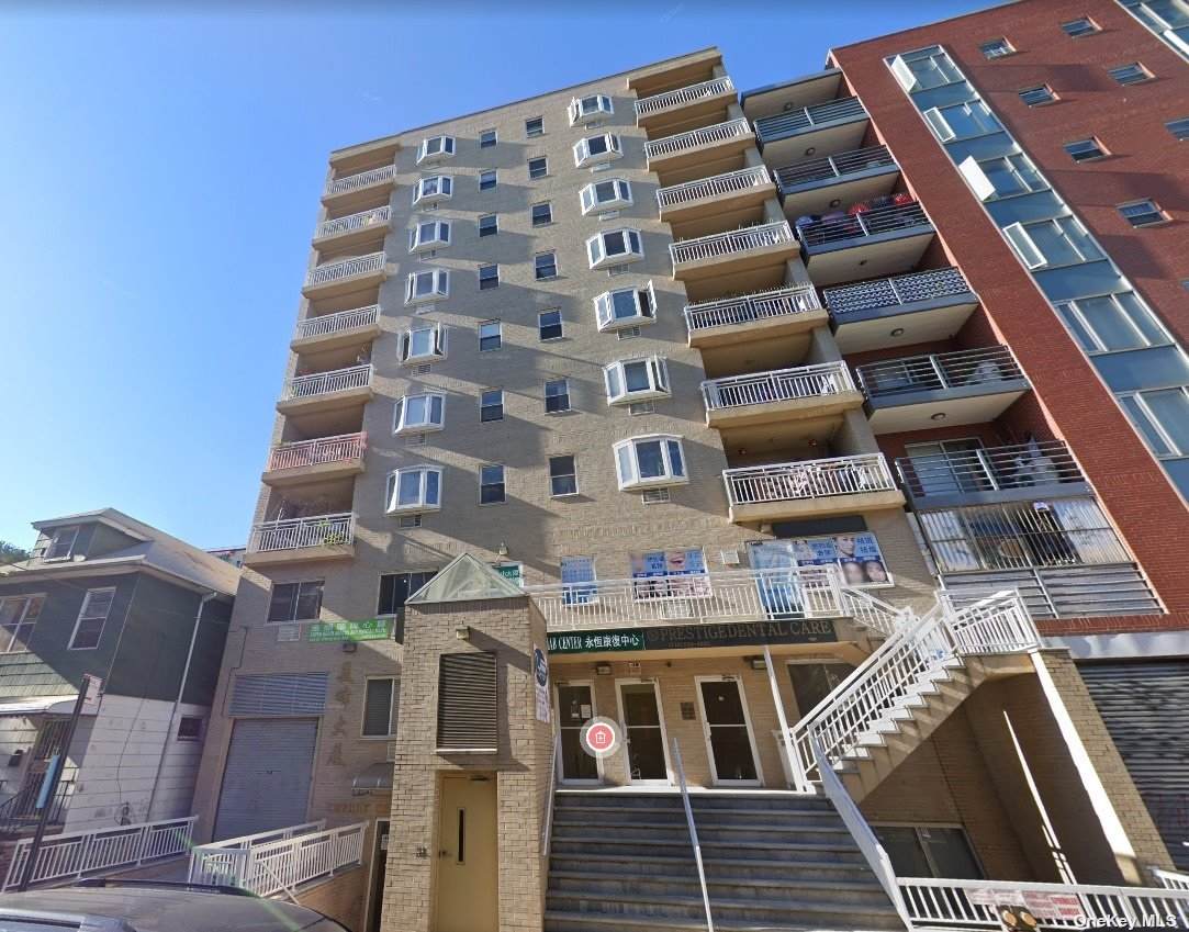 140-31 Cherry Avenue - Photo 1