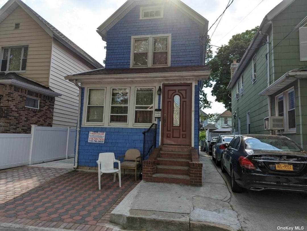 1606 Albany Avenue - Photo 1