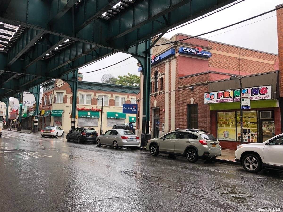 115-13 Jamaica Avenue - Photo 1