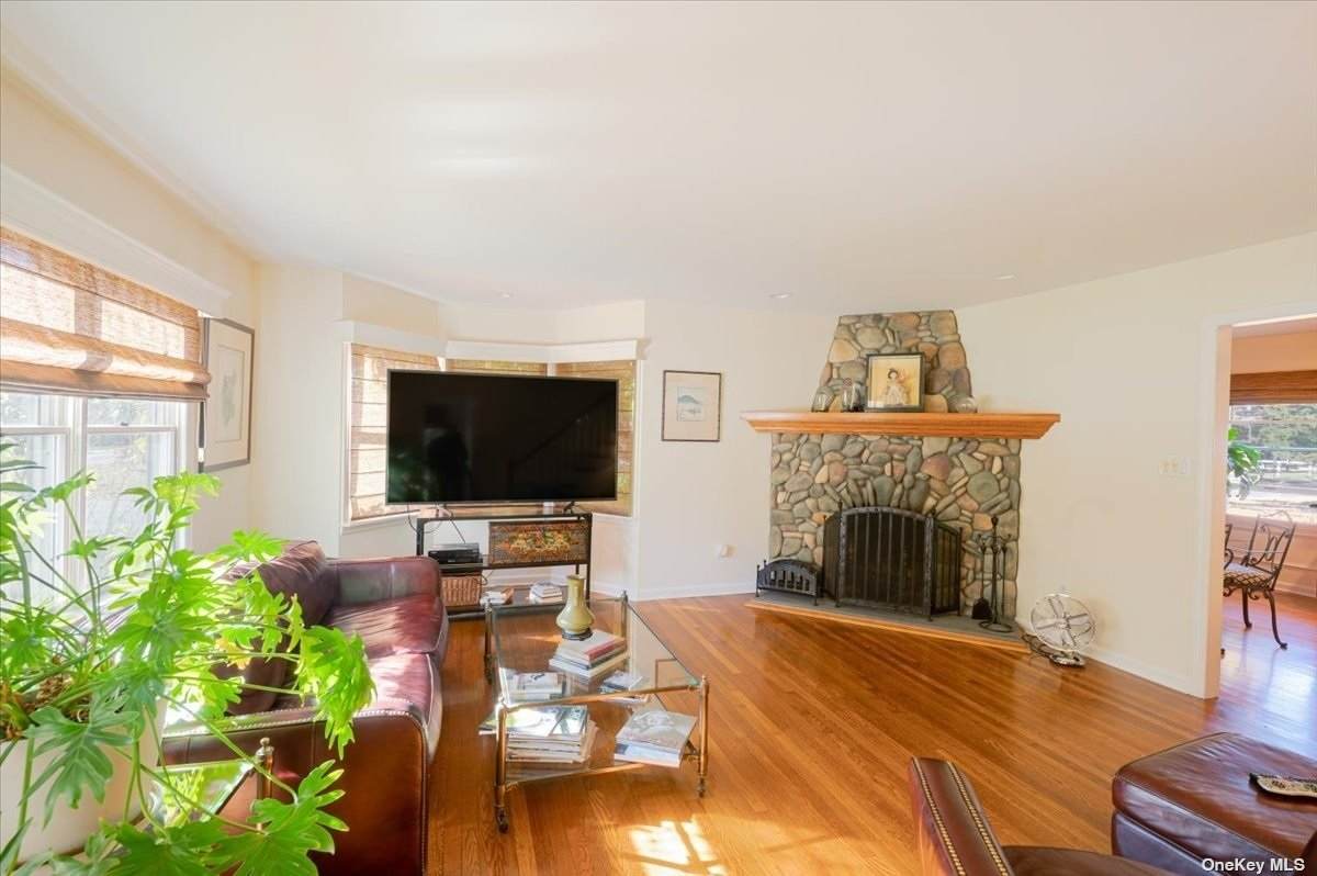 199 Woodlawn Avenue - Photo 1