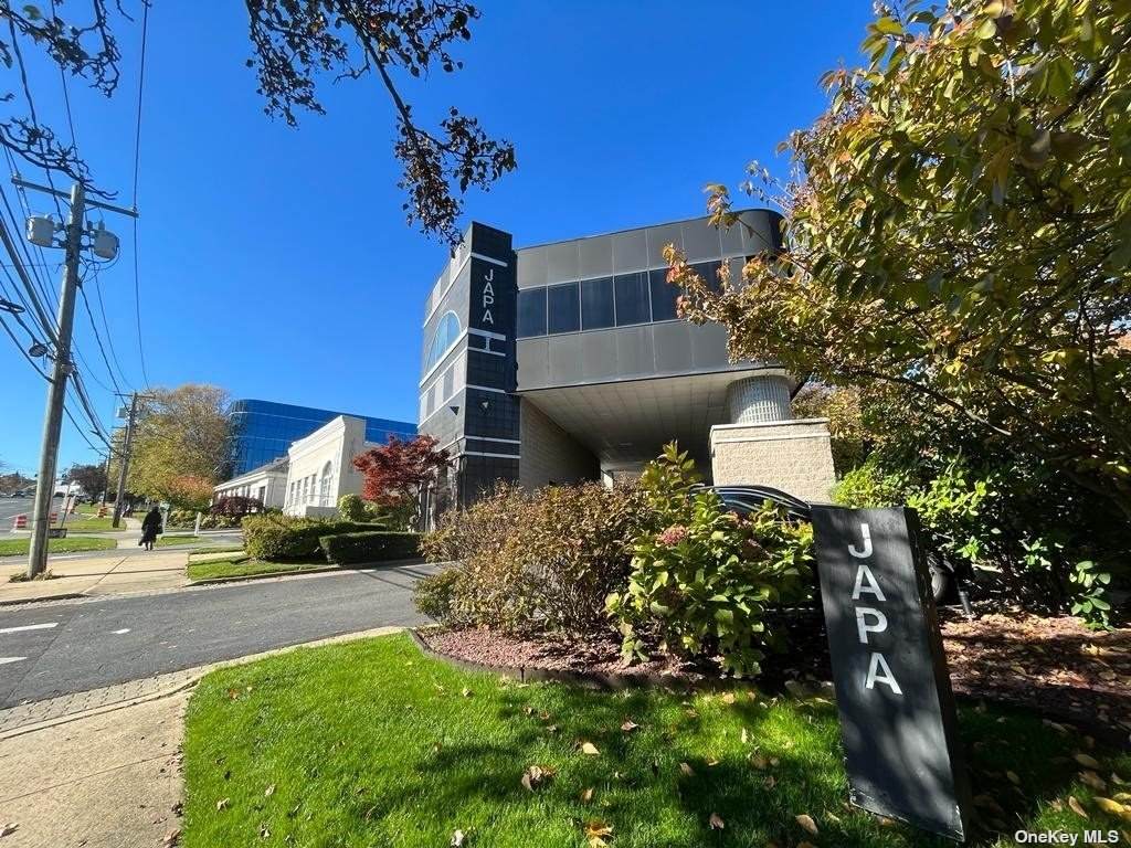 891 Northern Boulevard - Photo 1