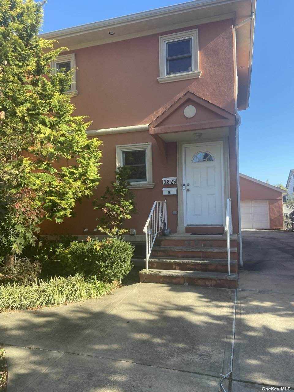 28-23 210 Place - Photo 1