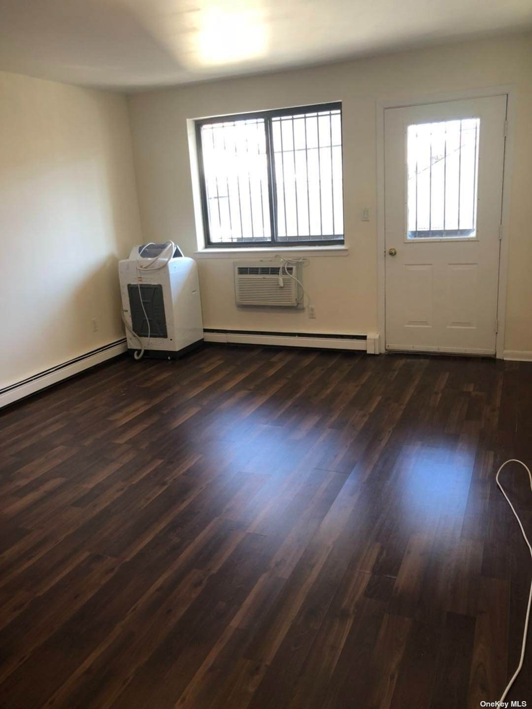 4341 162 St - Photo 1