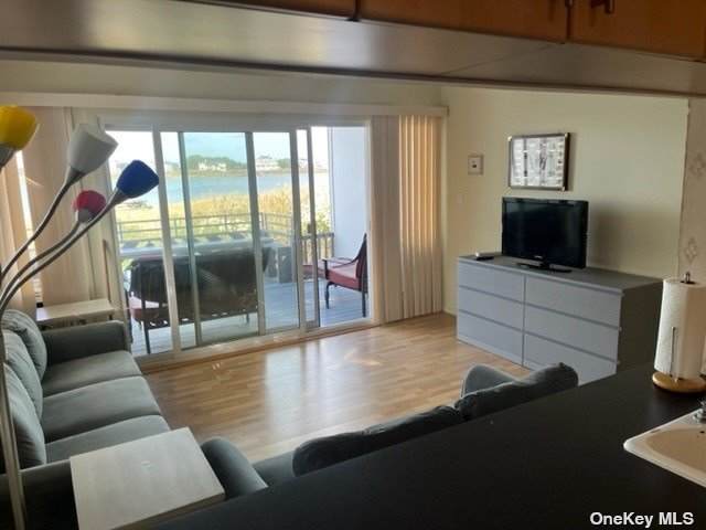 274 Dune Road - Photo 1