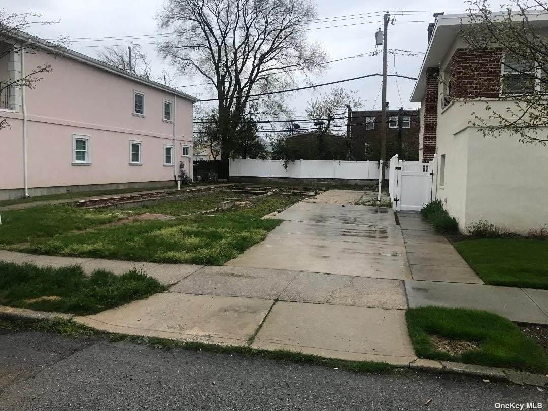 328 Chester Street - Photo 1