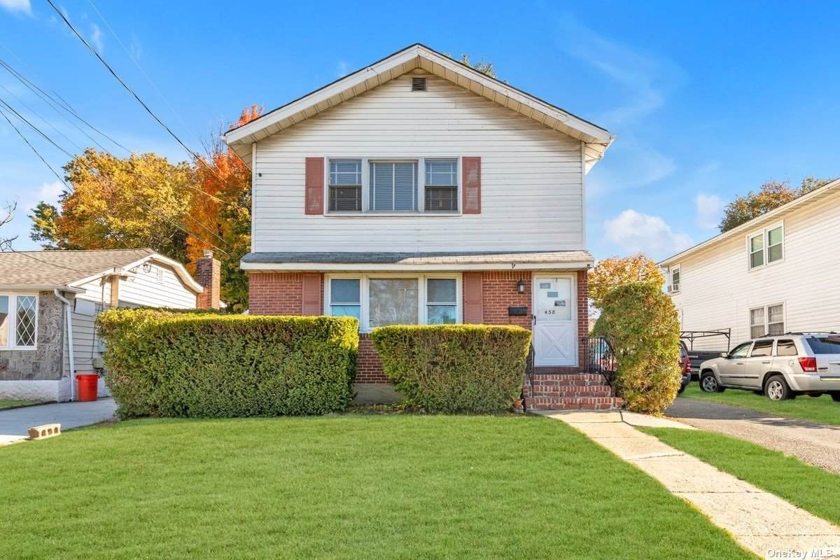 438 Burkhard Avenue - Photo 1