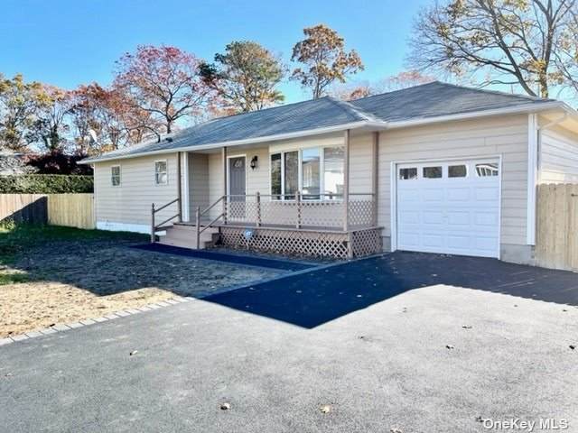 14 Patchogue Avenue - Photo 1