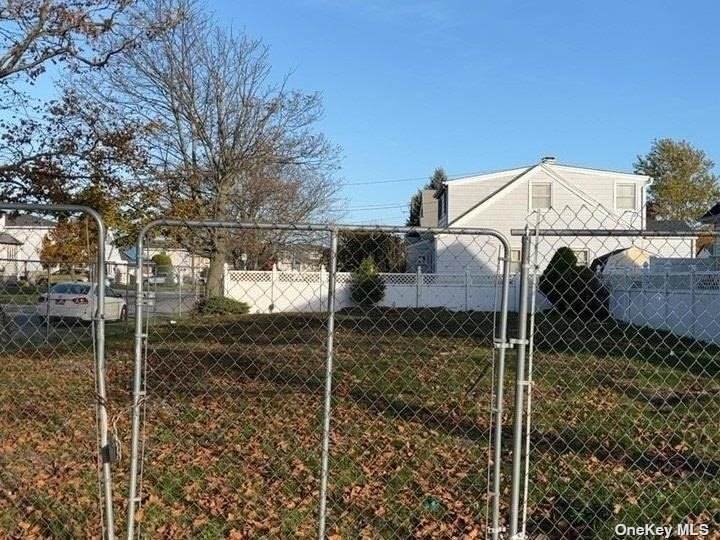 347 Little East Neck Road - Photo 1