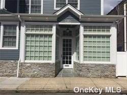 54 Roslyn Avenue - Photo 1