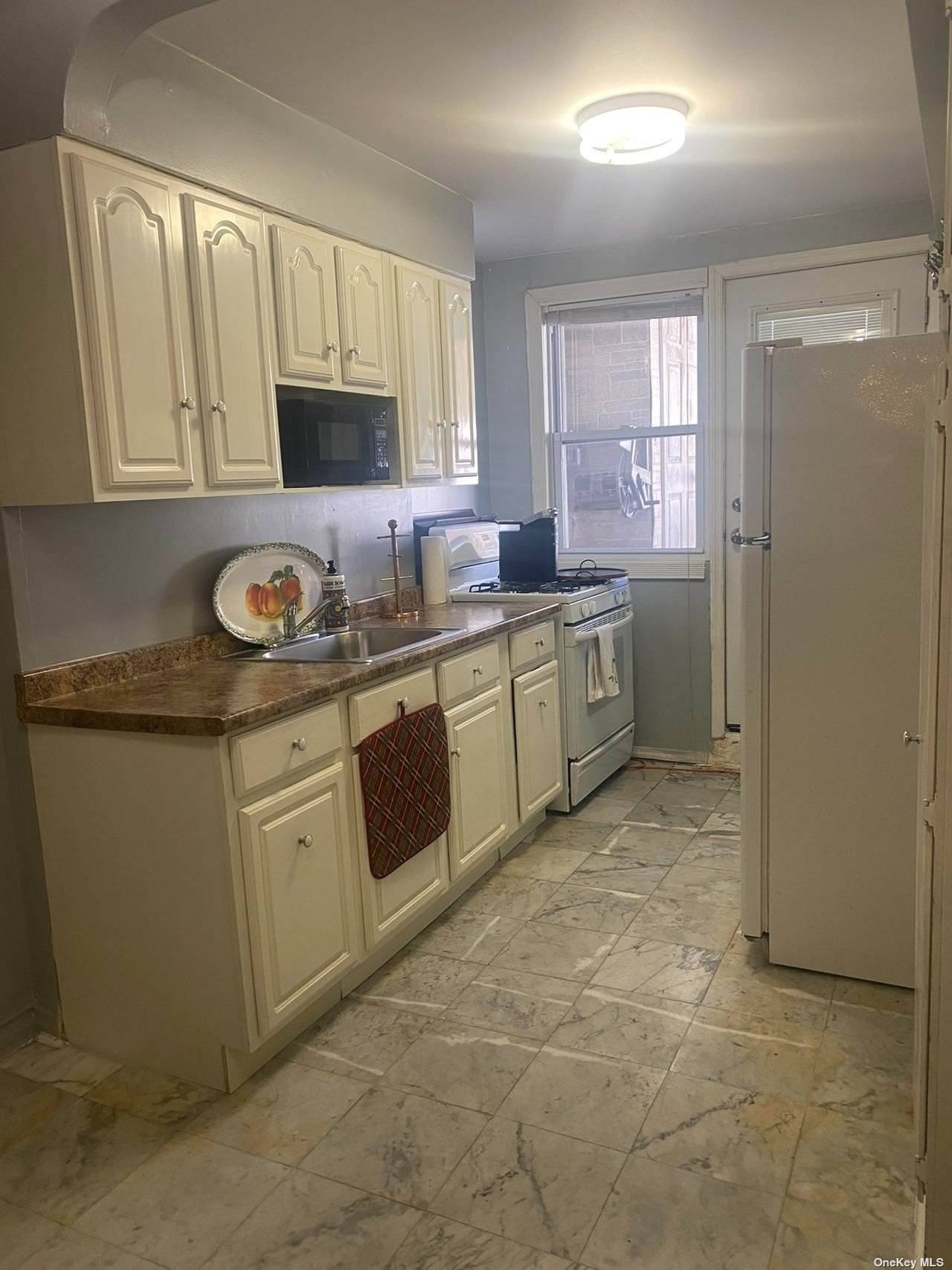 33-64 29th Street - Photo 1