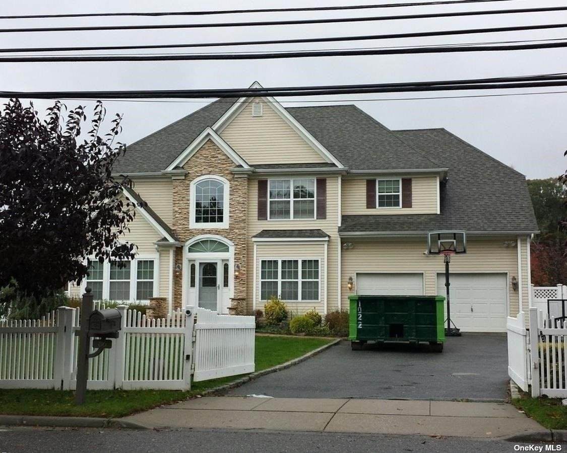 86 Conklin Avenue - Photo 1