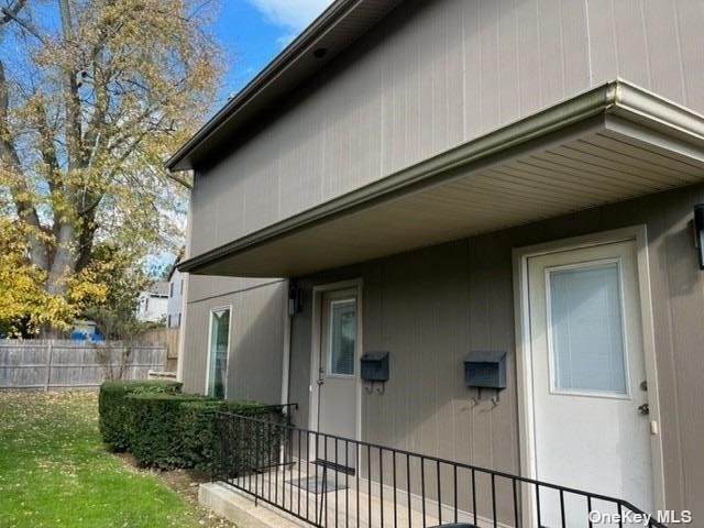 197 Manorhaven Boulevard - Photo 1