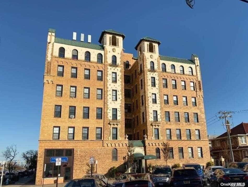 310 Riverside Boulevard - Photo 1