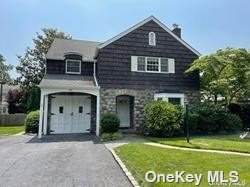 8 Kingsbury Road - Photo 1
