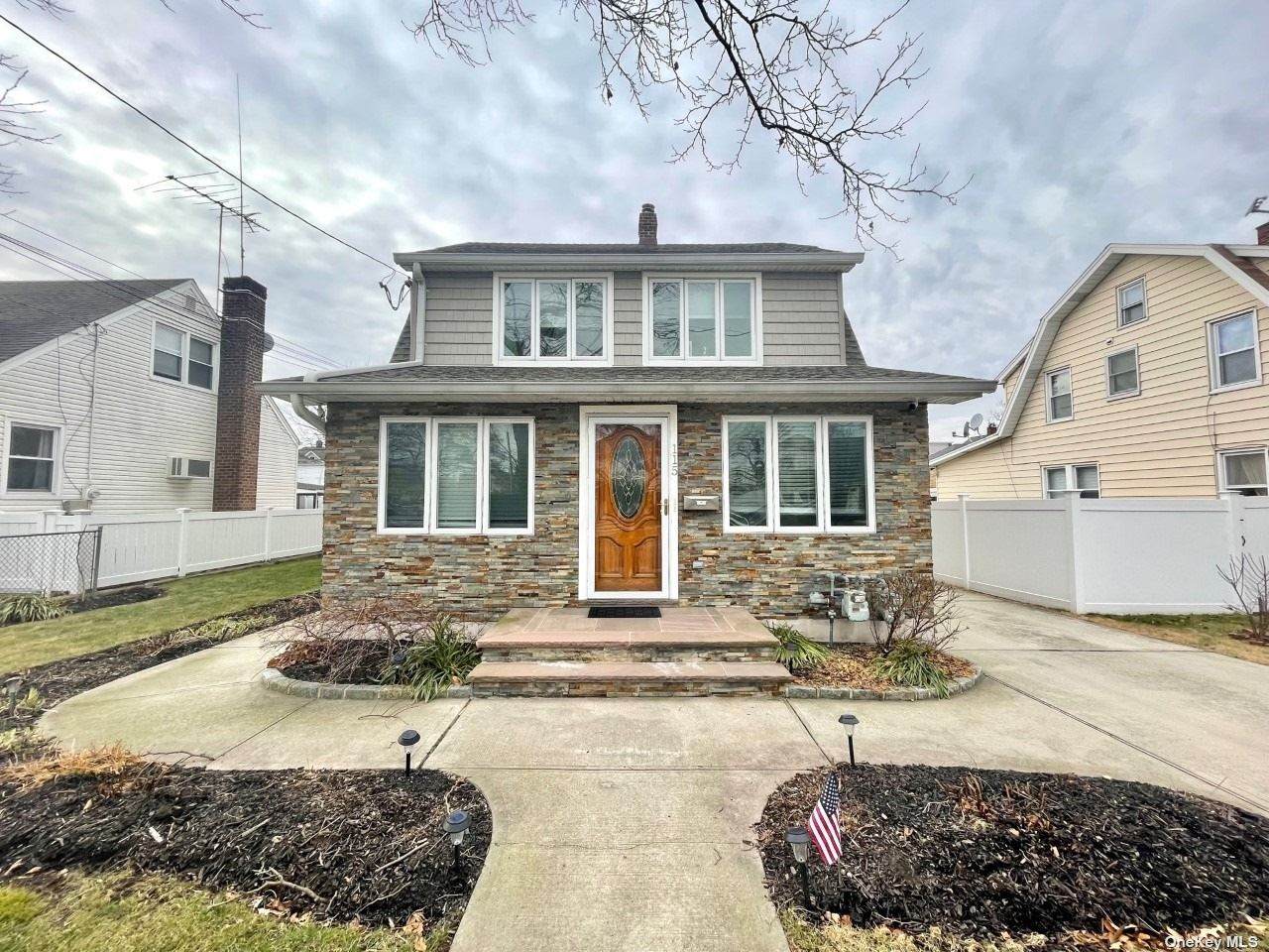 115 Roslyn Road - Photo 1